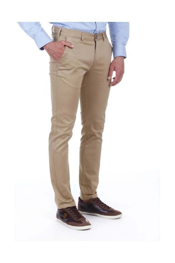 Pantalon Chino Hombre The Time Of Bocha QV1PCHINO Beige