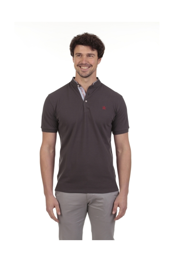 Polo Mao Hombre The Time Of Bocha QV1PMAO Gris.Sol